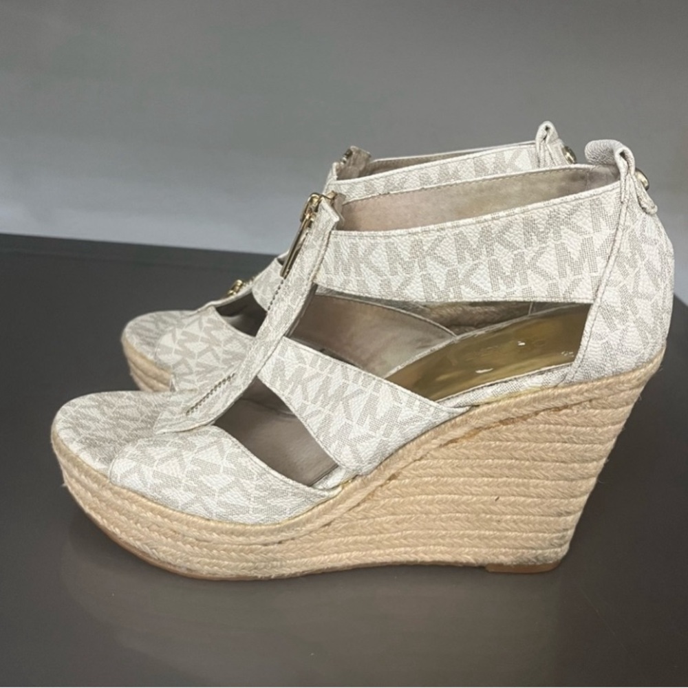 Michael Kors Damita wedge sandals. EUC